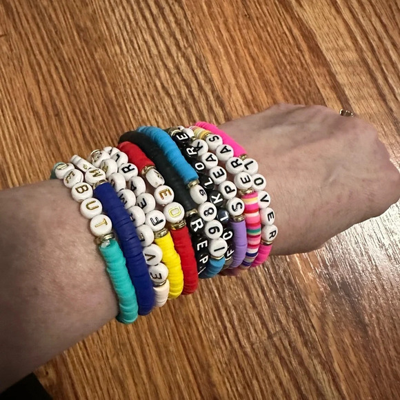 NWOT Friendship Bracelets Set 11 Pieces Album Inspired - Picture 15 of 15